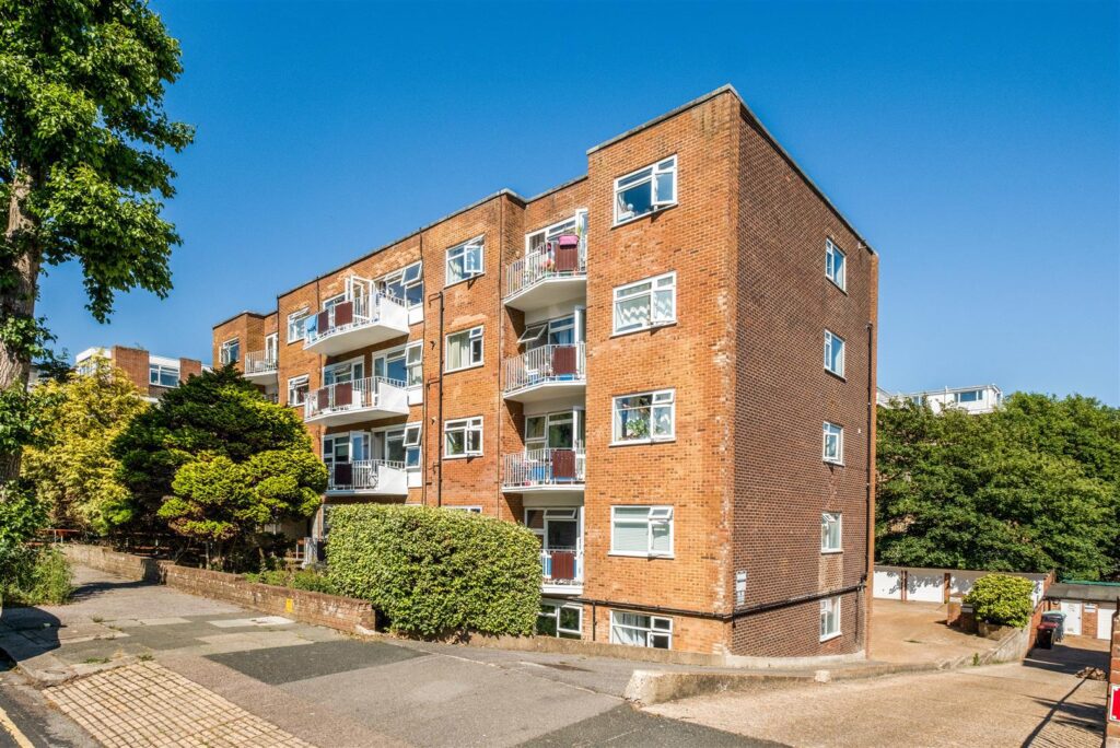 Palmeira Avenue, Hove