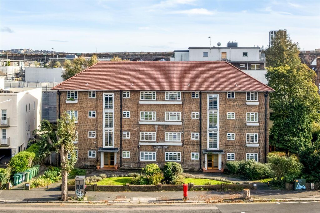 Stanford Avenue, Brighton