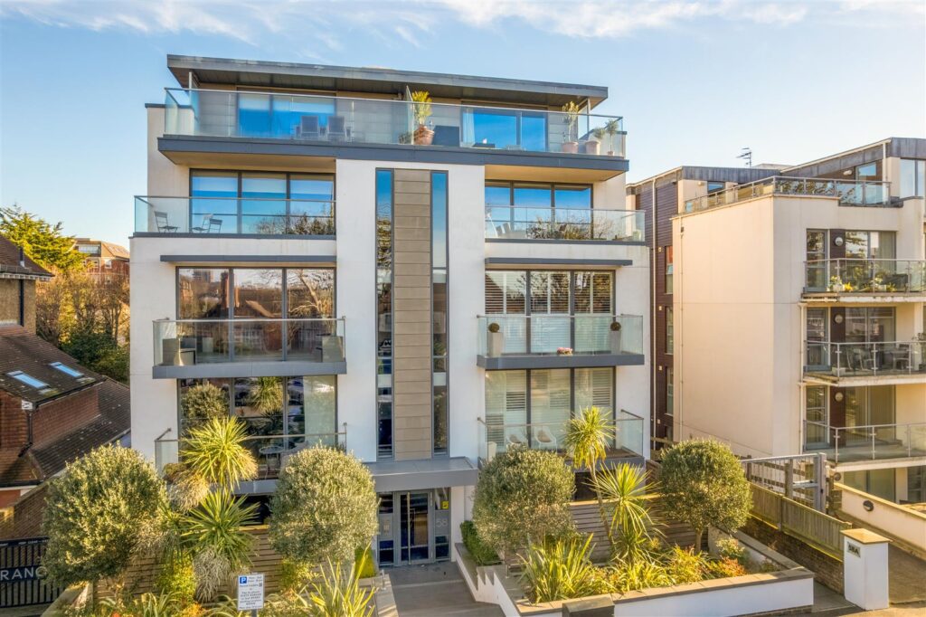 Palmeira Avenue, Hove