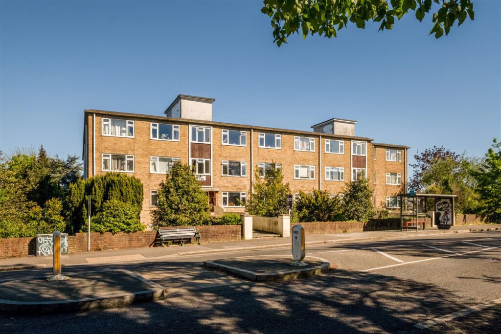 Devonshire Court, The Drive