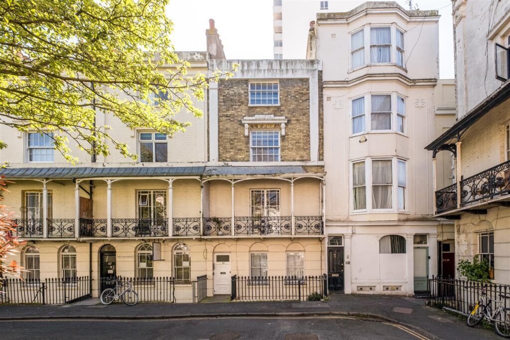 Russell Square, Brighton