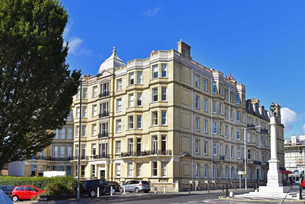 Grand Avenue, Hove